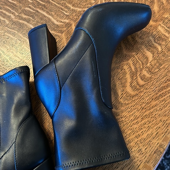 A New Day Heeled Boot Size: 7.5 - Picture 5 of 7